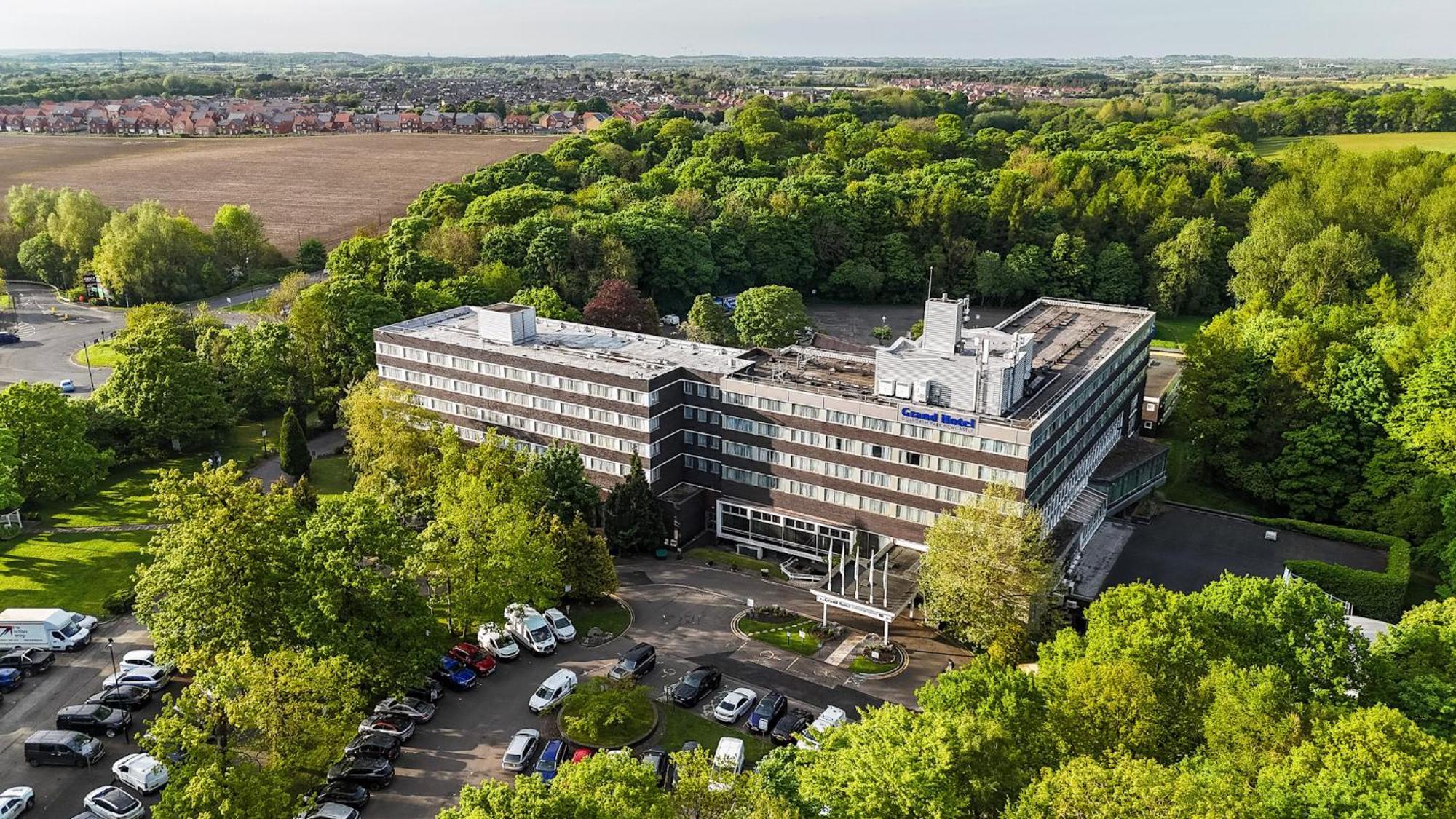ניוקאסל Grand Hotel Gosforth Park מראה חיצוני תמונה
